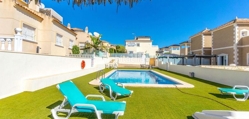 Foto dbd8b442-3855-4c9e-9fab-d93b6b745aee. Casa amb piscina a San Miguel de Salinas