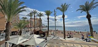 Dúplex a Zona Playa del Cura. Descubre el lujo costero en este exclusivo apartamento dúplex, u