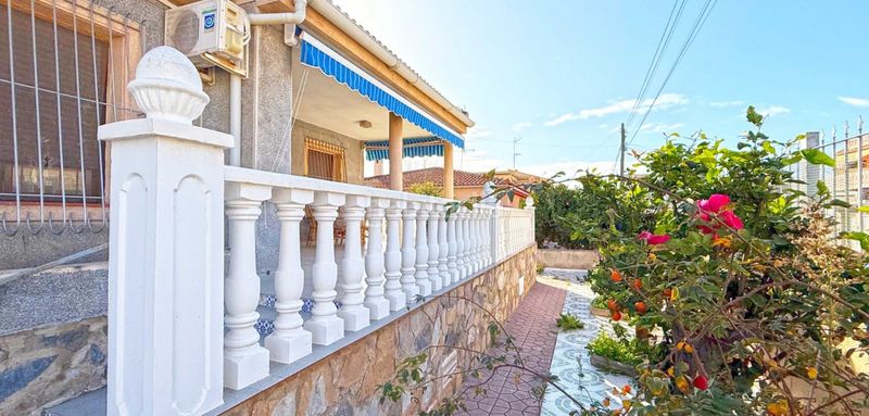 Foto 335801e9-c375-49fb-a7dd-c6e65e682833. Casa a nueva Torrevieja Torrevieja