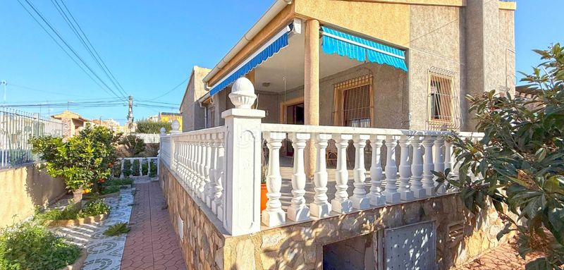 Foto 64a6c36c-480a-48c3-a415-4d329460fd0b. Casa a nueva Torrevieja Torrevieja