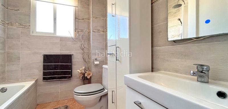 Foto 8f18b960-4a9a-46bb-b1c0-238bf5df4a3e. Casa con piscina in La Zenia Orihuela