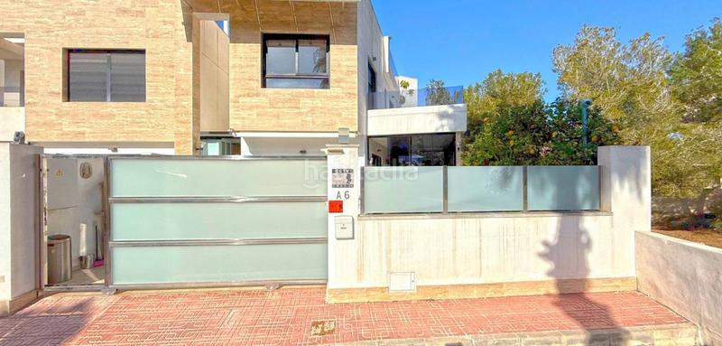 Foto 93e975b0-e30f-4496-a28a-c80fc1cd07f5. Casa con piscina in Villamartín-Las Filipinas Orihuela