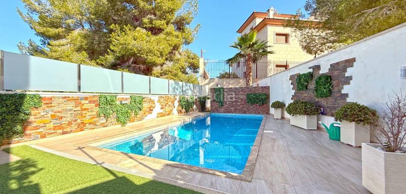 Foto e5bc4d31-100a-441d-9696-f7c7fd4dc61b. Casa con piscina in Villamartín-Las Filipinas Orihuela