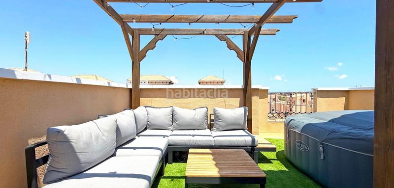 Foto a7e73832-3c6b-40a3-a013-edfc7e21f8fb. Casa adossada amb piscina a Los Almendros Orihuela
