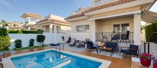 Casa a Rojales. Villa moderna en doña pepa, ciudad quesada  piscina privada y az
