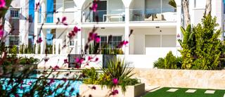 tic en Rojales. Moderno complejo residencial de apartamentos ubicado en una de l