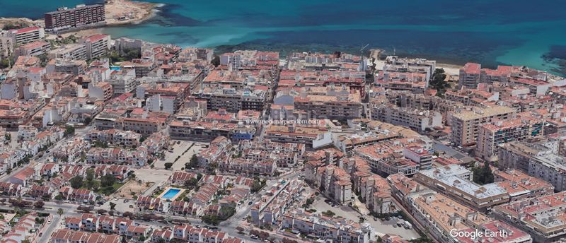 Foto 0ab9792c-f964-41a5-b43d-a3fa65a5c2e8. Pis amb calefacció aparcament piscina a Avenida Habaneras - Curva de Palangre Torrevieja
