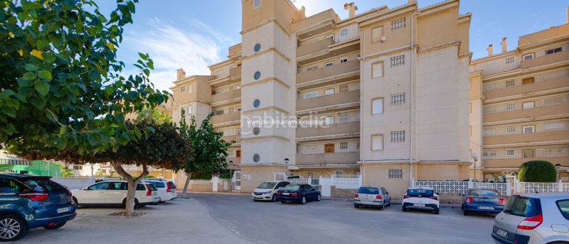 Foto 9a7adef8-efe5-4f52-9d74-a8064516cc81. Pis amb calefacció aparcament piscina a Avenida Habaneras - Curva de Palangre Torrevieja