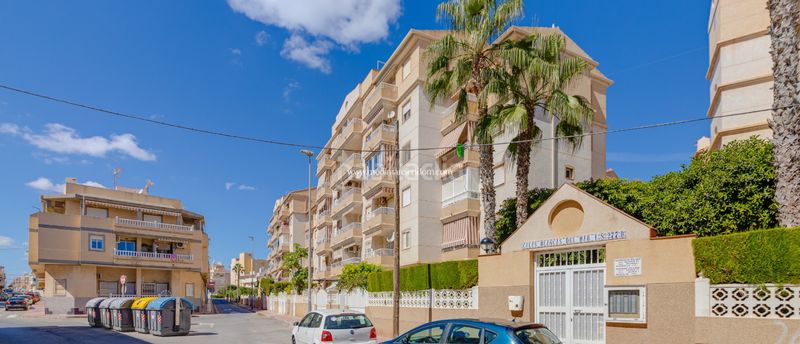 Foto ba7fc2c9-7e4f-4dd0-8da0-83f3f12c42de. Pis amb calefacció aparcament piscina a Avenida Habaneras - Curva de Palangre Torrevieja