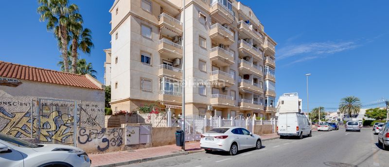 Foto c41be489-ec9d-4c78-8293-2f6fc75ae06b. Pis amb calefacció aparcament piscina a Avenida Habaneras - Curva de Palangre Torrevieja