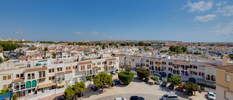 Foto e9626559-6216-4440-b8e4-c51b4ce9e88e. Pis amb calefacció aparcament piscina a Avenida Habaneras - Curva de Palangre Torrevieja