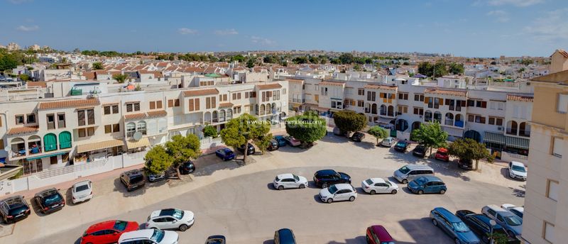 Foto efff540f-b950-41b3-bfeb-cc7cde614f0c. Pis amb calefacció aparcament piscina a Avenida Habaneras - Curva de Palangre Torrevieja