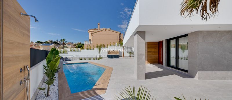 Foto 1e4c8829-88b7-4bb8-a220-087282402c70. Casa amb calefacció aparcament piscina a La Marquesa Rojales