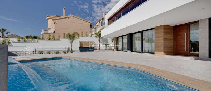 Foto 9f34d8d8-bd9d-4ee6-8a97-ab0568350d0f. Casa amb calefacció aparcament piscina a La Marquesa Rojales