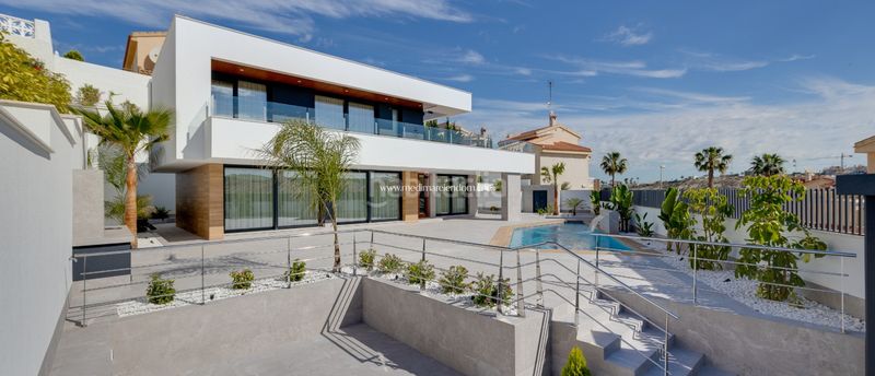 Foto d294c553-9d3b-48dd-8446-26d638a5c211. Casa amb calefacció aparcament piscina a La Marquesa Rojales