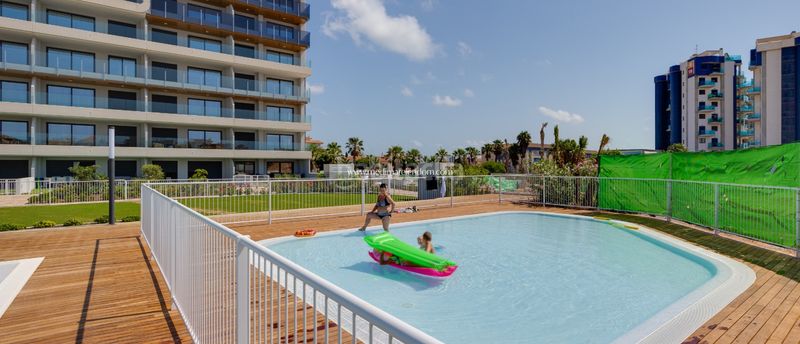 Foto c7cd8426-d619-4349-82c7-58efff837138. Pis amb calefacció piscina a Punta Prima Orihuela