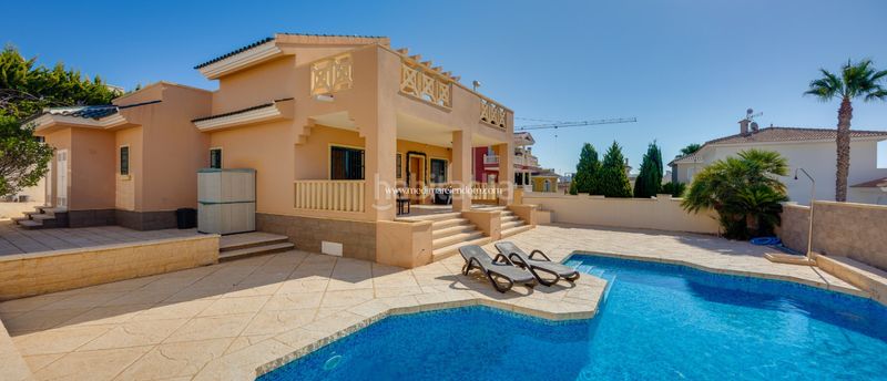 Foto 093a638e-68d5-43b1-97ae-2d7bbffbdf3a. Casa amb calefacció aparcament piscina a Centro de la Ciudad Quesada Rojales
