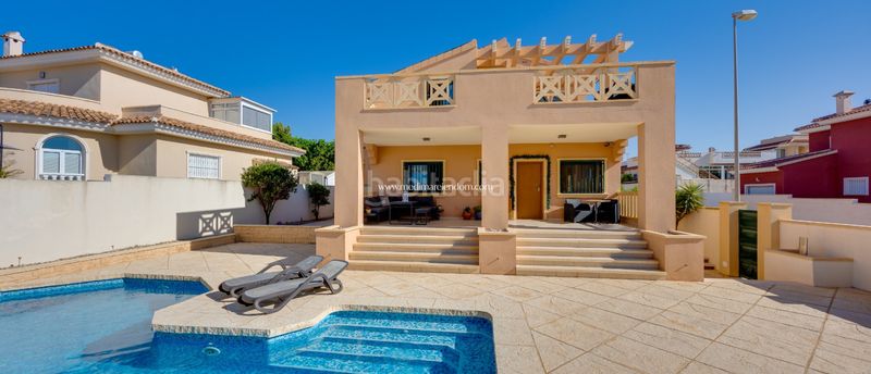 Foto 4b641764-8681-4a9e-b09d-68bcb0a3f8a1. Casa amb calefacció aparcament piscina a Centro de la Ciudad Quesada Rojales