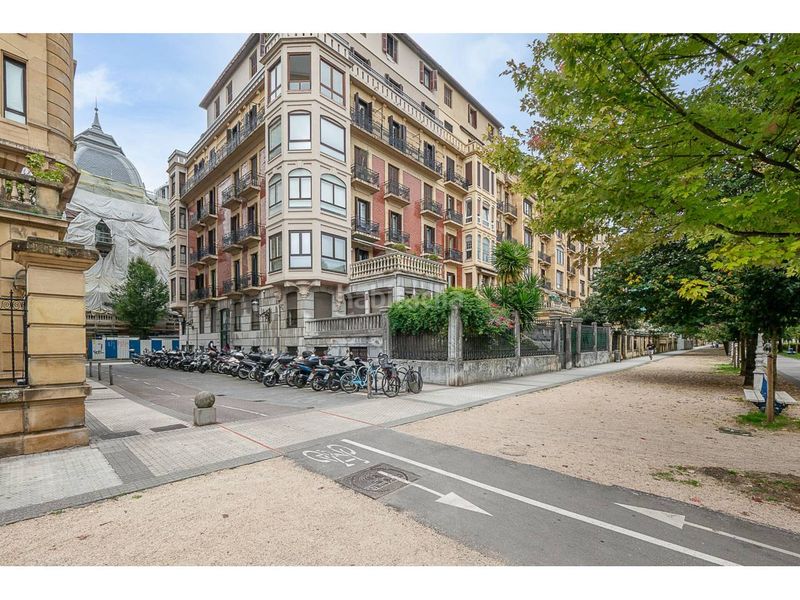 Foto 94a8008e-0110-48f3-a51d-ed717ccbc028. Appartement dans calle pedro egaña 2 dans Área Romántica Donostia - San Sebastián