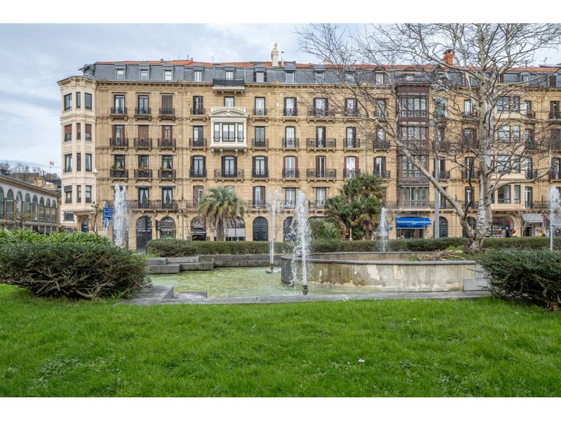 Foto d02bfd7a-7938-4c72-8dcc-6e5adf9a01ab. Appartement dans calle boulevard zumardia 1 dans Área Romántica Donostia - San Sebastián