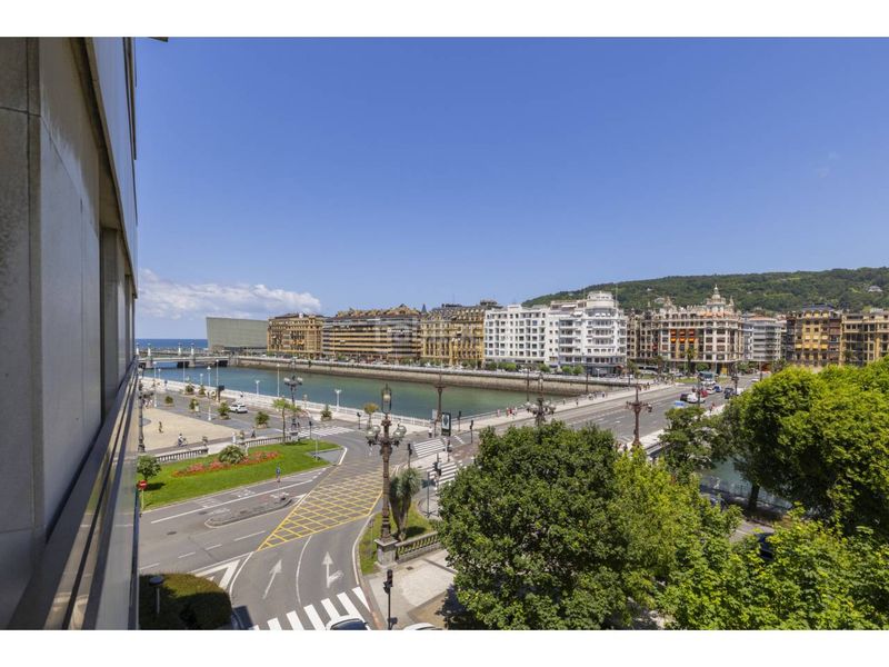 Foto 706b8a18-8295-4c57-8896-68bc83f44216. Appartamento in avenida libertad 1 in Área Romántica Donostia - San Sebastián