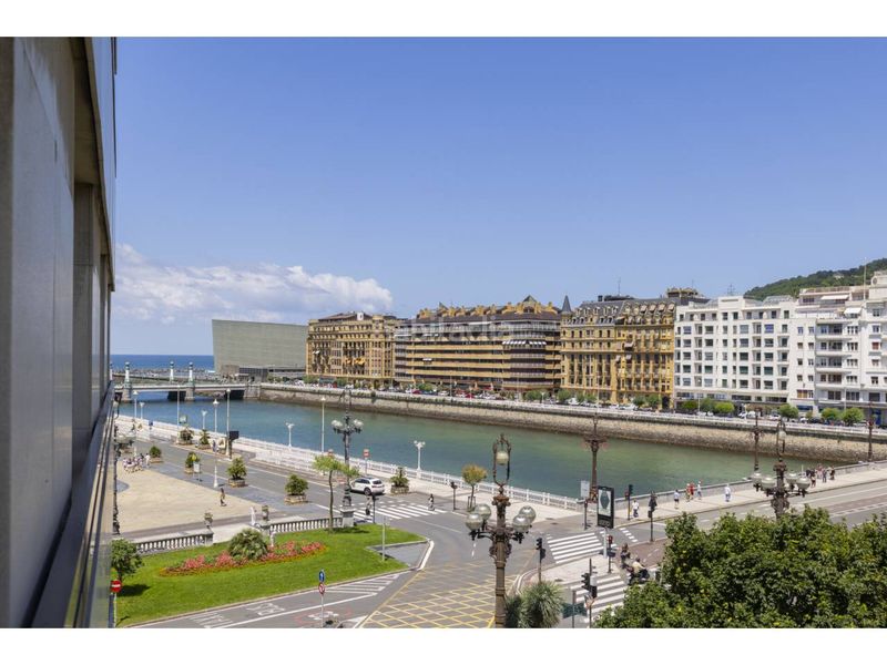 Foto 84fb5c2a-9056-4937-bde8-3b521b6fe895. Appartamento in avenida libertad 1 in Área Romántica Donostia - San Sebastián
