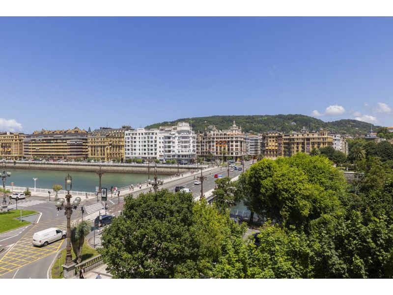 Foto e4711536-e7ed-4d61-94ea-fb46bca928c9. Appartamento in avenida libertad 1 in Área Romántica Donostia - San Sebastián