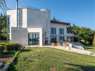 Casa en Camino agerre 5. Casa en venta en aietemiramon20014