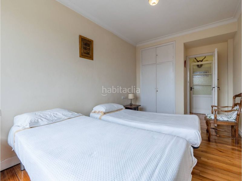 Foto 4f3231eb-19c5-430e-a8ec-ad7d1e78f222. Pis a calle axular 1 a Hondarribia