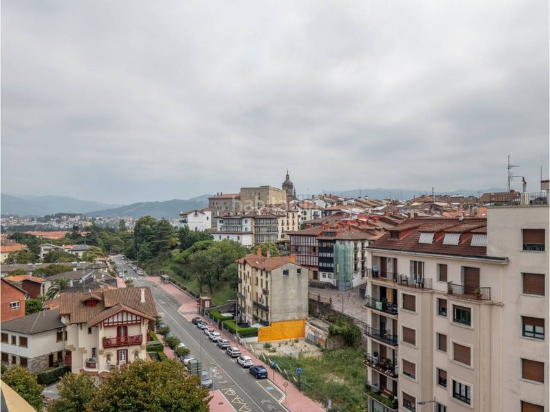 Foto da21c6a5-9afe-4114-9f16-e671b9f9bb96. Pis a calle axular 1 a Hondarribia