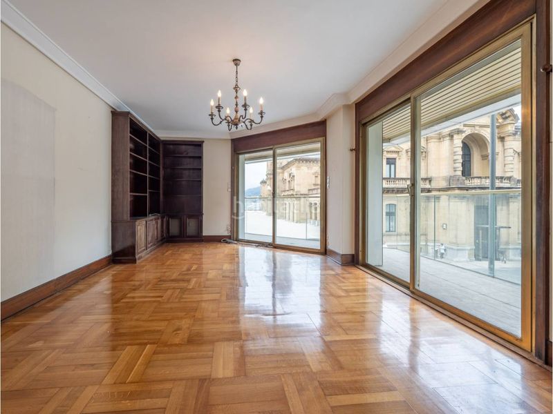Foto abb9f1b9-e24b-4f35-bb51-4cc88b183037. Appartamento in calle hernani 1 in Área Romántica Donostia - San Sebastián