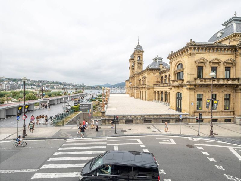Foto c7e7f9a3-bccf-42f8-b098-384667a6fee7. Appartamento in calle hernani 1 in Área Romántica Donostia - San Sebastián