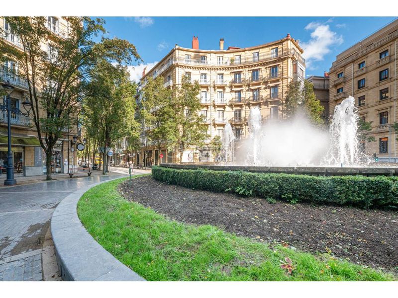 Foto 46d4e11e-9b9c-4d85-a3c2-c54770a12233. Appartement dans calle san martín 12 dans Área Romántica Donostia - San Sebastián