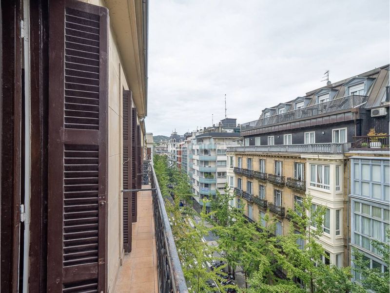 Foto 80f335c3-9871-480d-80d8-41071ddf2a5a. Appartement dans calle san martín 12 dans Área Romántica Donostia - San Sebastián