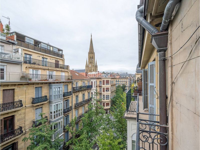 Foto 8e6b02ac-8634-4681-9778-574ffbec12dc. Appartement dans calle san martín 12 dans Área Romántica Donostia - San Sebastián