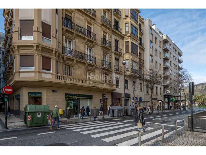 Foto f0d08c8e-e8dd-4df5-acdd-42e5c5b75e99. Pis a calle urbieta 6 a Área Romántica Donostia - San Sebastián