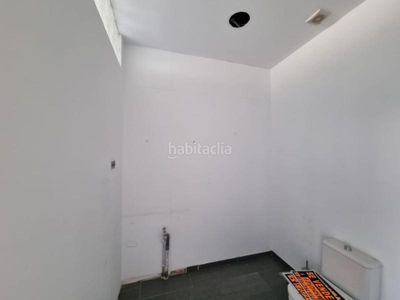 Foto 1562ac9a-91cc-42a7-9fd4-440c6b25d42e. Local comercial a blas infante a Calvario Torremolinos