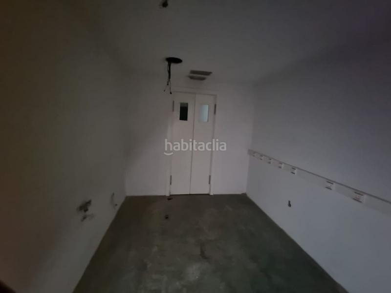 Foto 4f270591-9f2b-4540-b4b3-0e81c30d2fc6. Local comercial a blas infante a Calvario Torremolinos