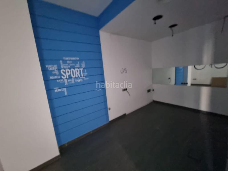 Foto bdffe5bd-68b8-4e78-8d14-e41e3b5b8609. Local comercial a blas infante a Calvario Torremolinos