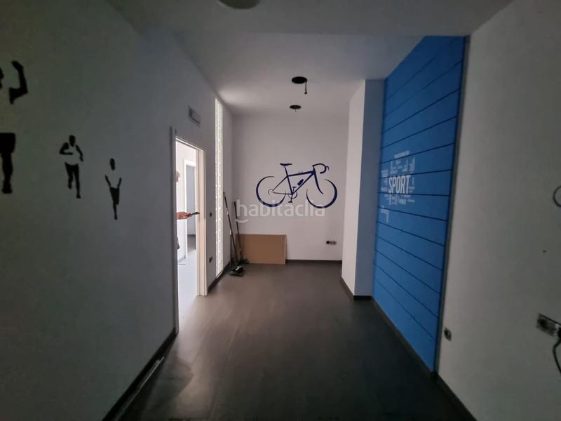 Foto f88f2116-c56a-4277-ae9a-a71d1c4601dd. Local comercial a blas infante a Calvario Torremolinos