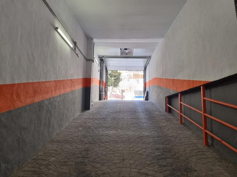 Foto f3a3a8c4-aa54-4430-bd97-29432f863cb5. Aparcament cotxe a isabel manoja 28 a Manantiales-Estación de Autobuses Torremolinos