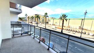 Pis a Benajarafe 9. Piso en venta en las lagunas, 3 dormitorios.