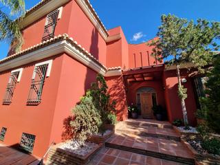 Chalet en Ricardo gross 15. Chalet individual en venta en el olivar, 8 dormitorios.