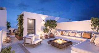 Casa adossada a Calle caliza 26. Adosado de 4 dormitorios con solarium (43 m2). residencial con p