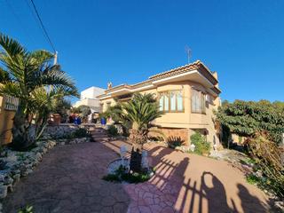 Chalet à El Pinar- Palacio de Congresos. Chalet en venta en cañada de los cardos, 5 dormitorios.