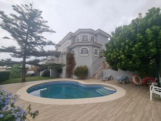 Chalet en Los flamencos 5. Chalet individual en venta en cerrado de calderon, 6 dormitorios