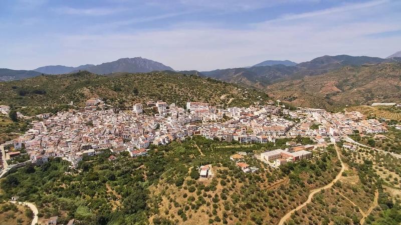 Foto c6fec904-7ab1-4127-9363-4cd446c994cc. Casa adossada a de guaro 9 a Monda