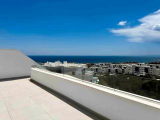 Ático en Avenida 8 de marzo 32. Ático de lujo de 2 dormitorios con 83 m2 (terraza). fantásticas