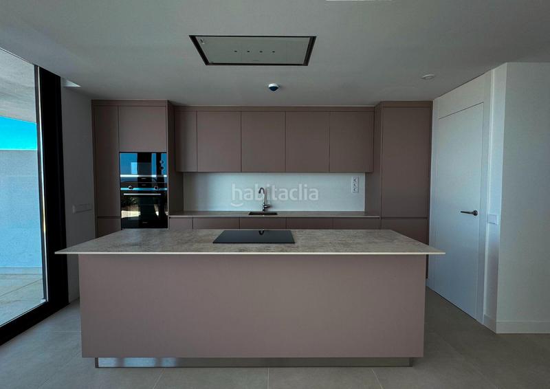 Foto 55b4d68d-5faa-4a56-af96-e7c0870d4c22. Ground floor 230m<sup>2</sup> in avenida 8 de marzo 32 in El Higuerón Fuengirola