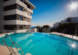 Planta baixa a Avenida 8 de marzo 32. Planta baja de lujo de 2 dormitorios con 130 m2 (terraza)